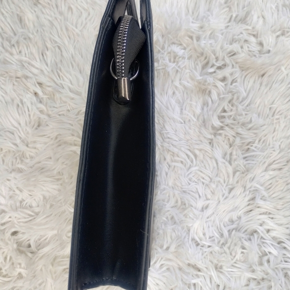 Catwalk Crossbody in black Brand New - Picture 4 of 6